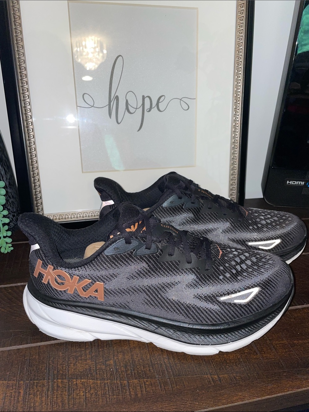 Hoka One One Clifton 9 Running Shoes Sneakers Size 10.5D Wide Black/ Rose Gold